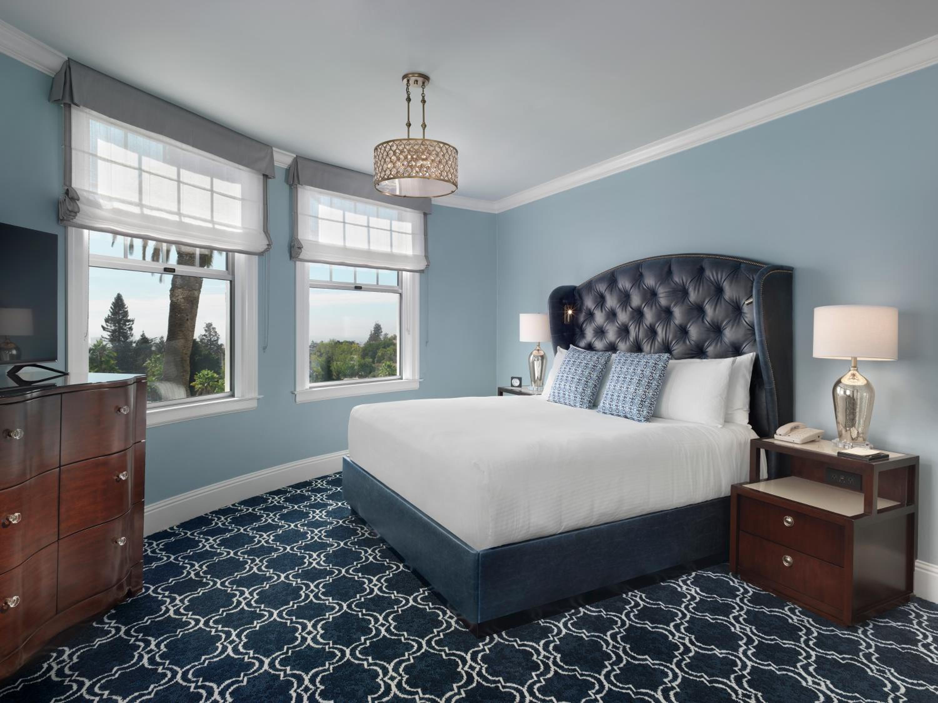 1 Bedroom, Suite, King Bed, Sofa, Claremont Resort & Club 3/10