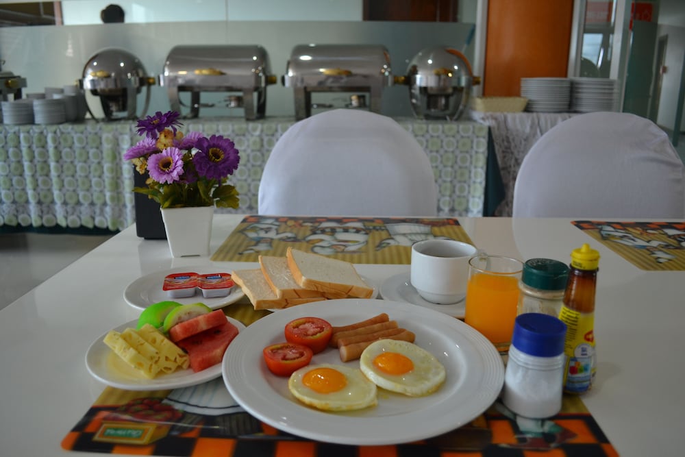 Amnauysuk Hotel 39/47