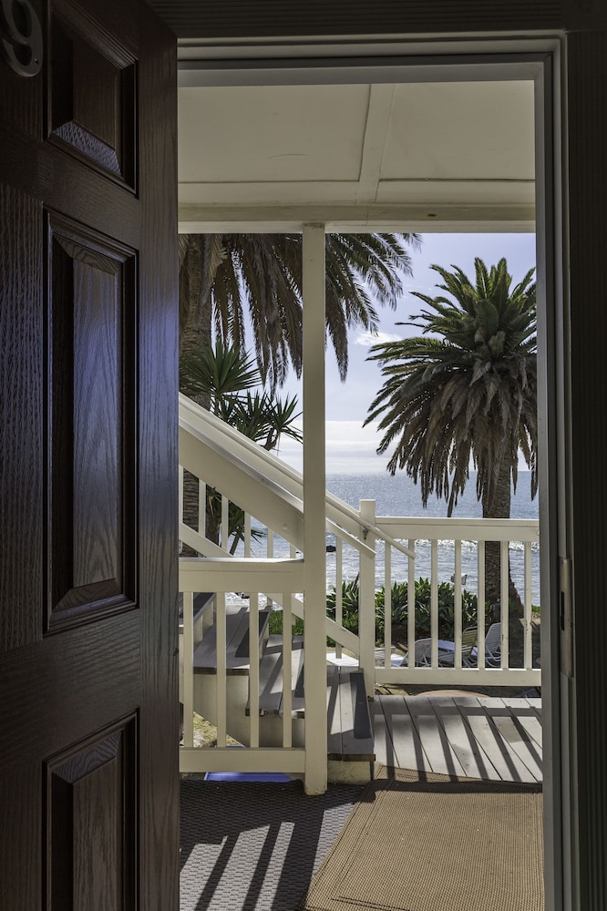 Cliff House Inn 35/71