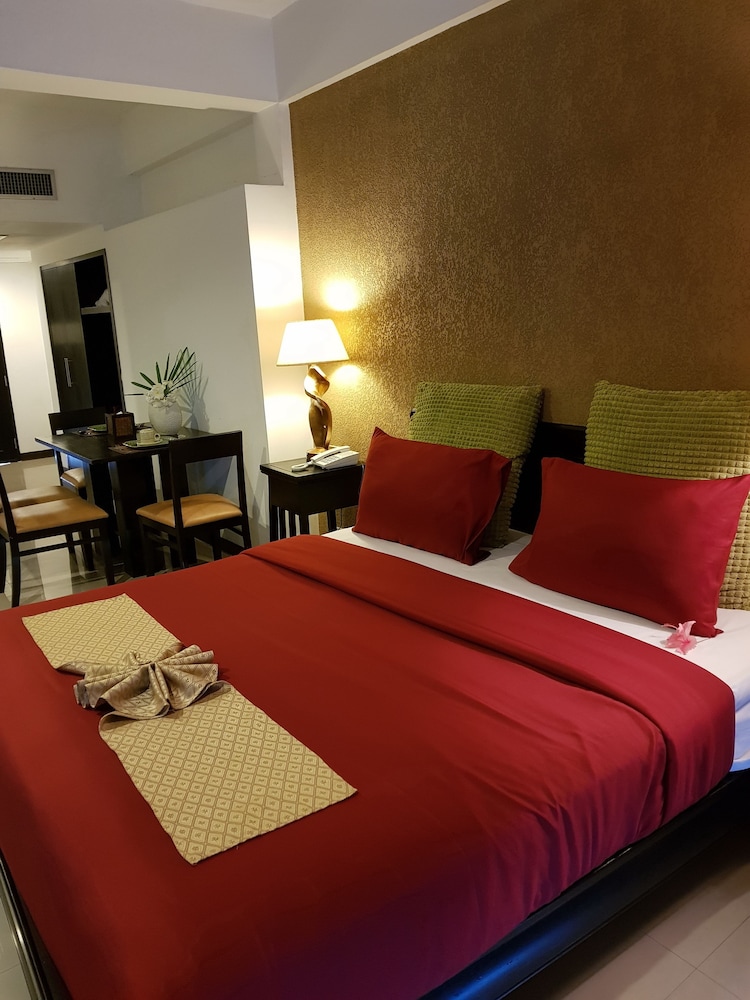 Siam Piman Hotel 13/72