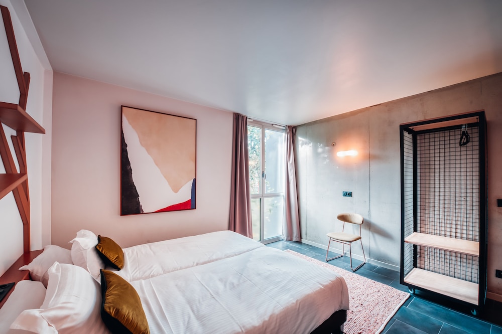 Apartment, Twin Beds, Sofa