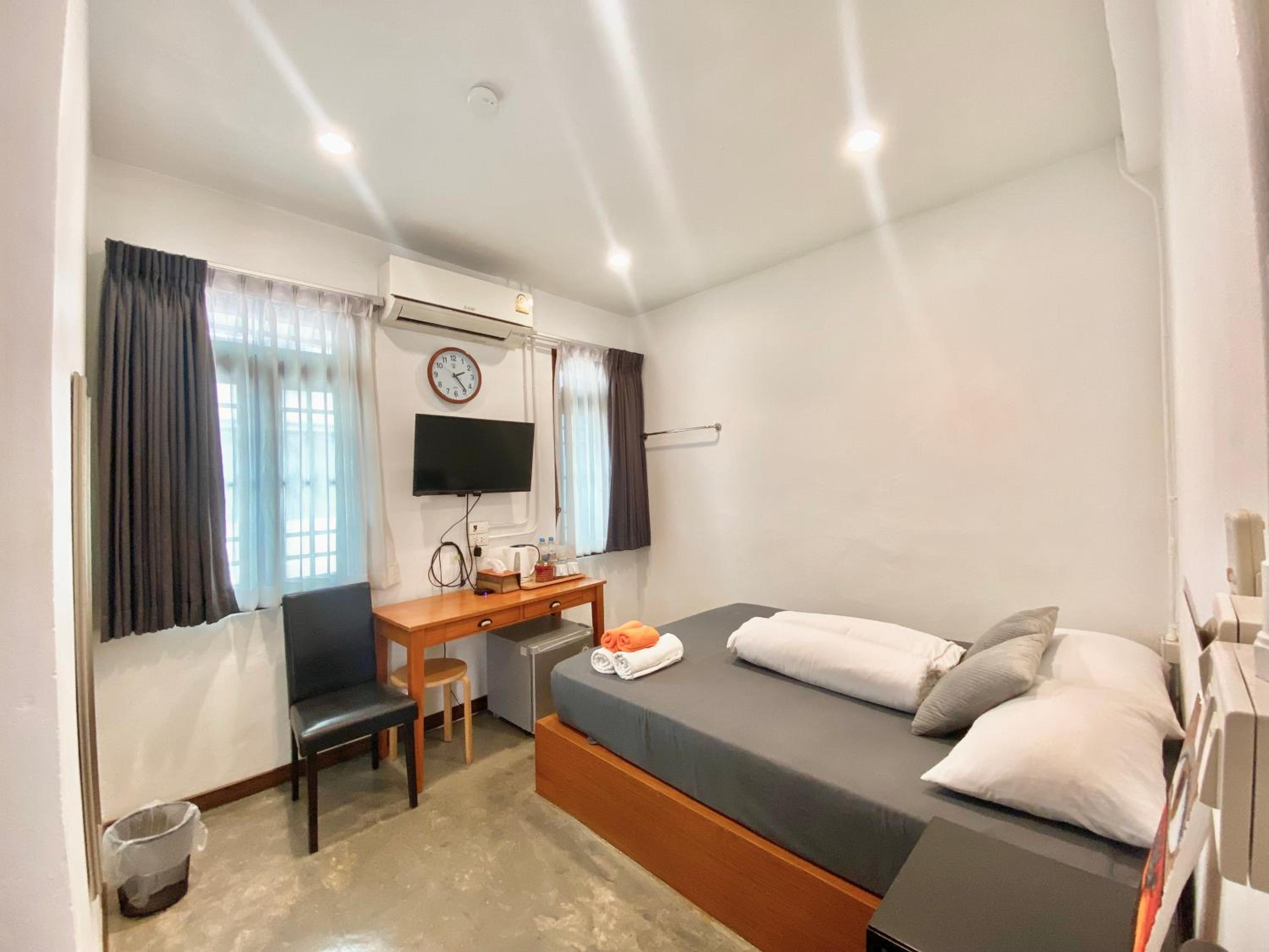 Private, Double Bed, Shared Bathroom