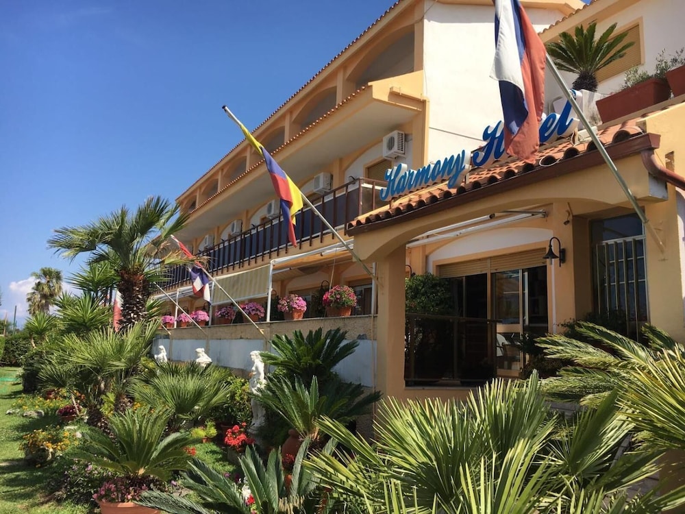 Hotel Harmony 1/41