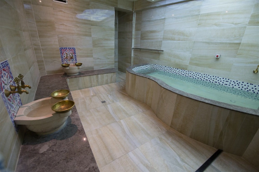 Huzur Thermal Hotel 25/50