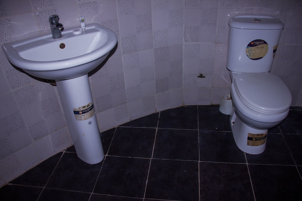 Eastgate Hotel Lekki 58/61