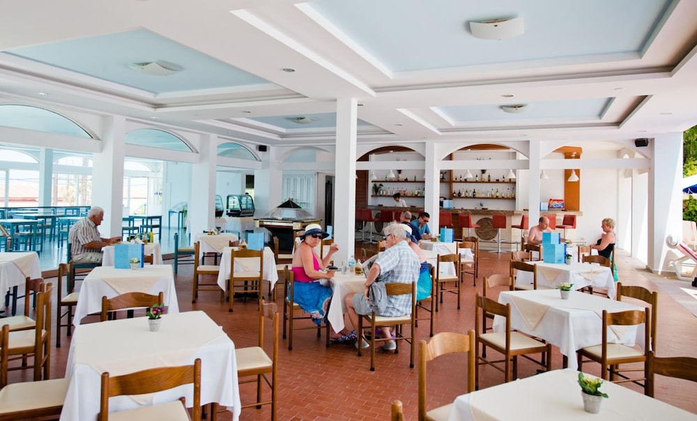 Belair Beach Hotel 34/50