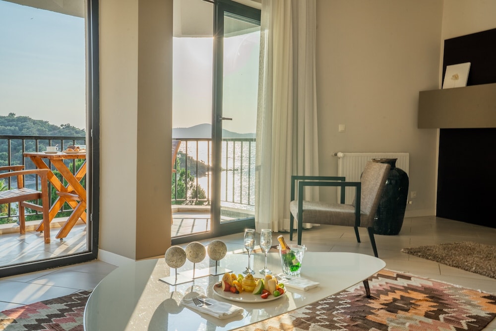 Med Inn Boutique Hotel 43/56