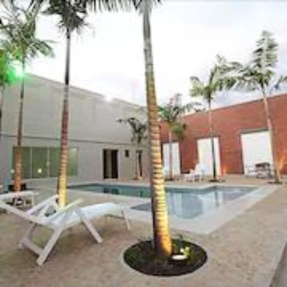 swimming pool spa