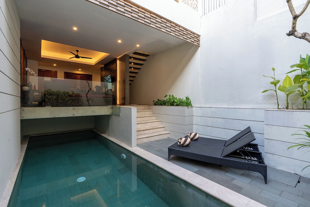 VILLA KAYU RAJA 36/69