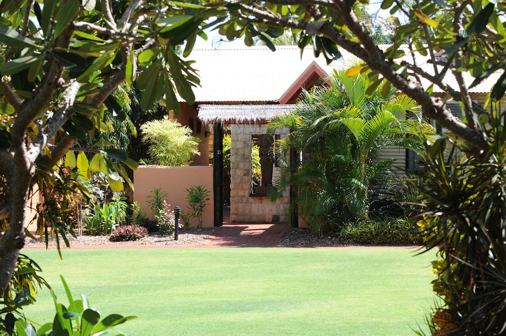 Bali Hai Resort 71/78
