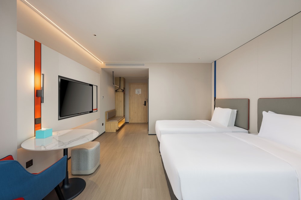 Hollywood, Standard, Twin Beds