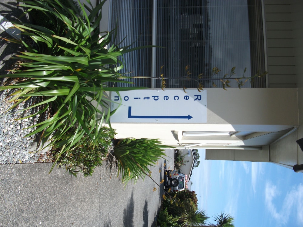 Scenicland Motels 4/69