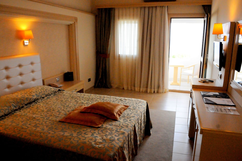 Azka Hotel 19/78