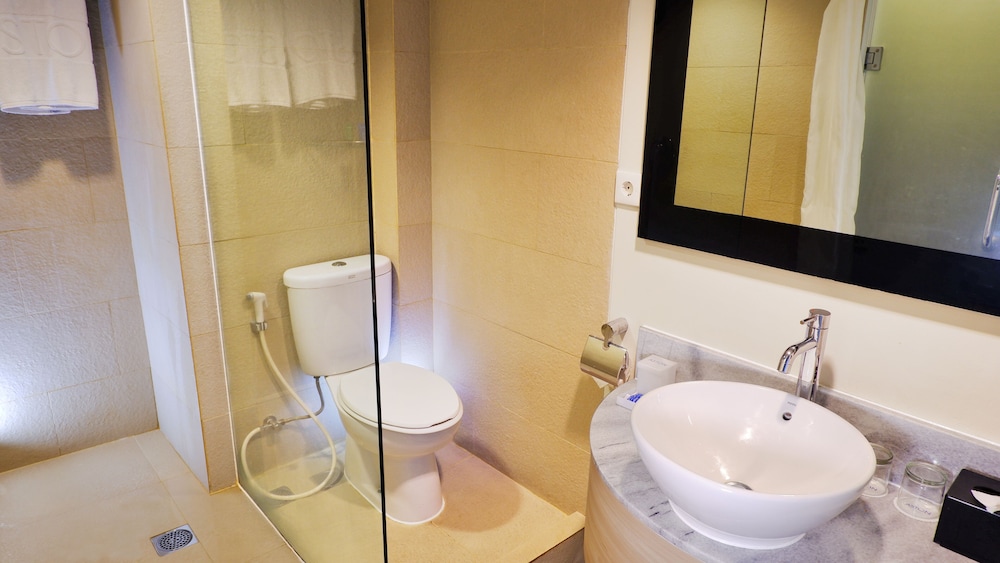 Aston Pluit Hotel and Residence 65/66