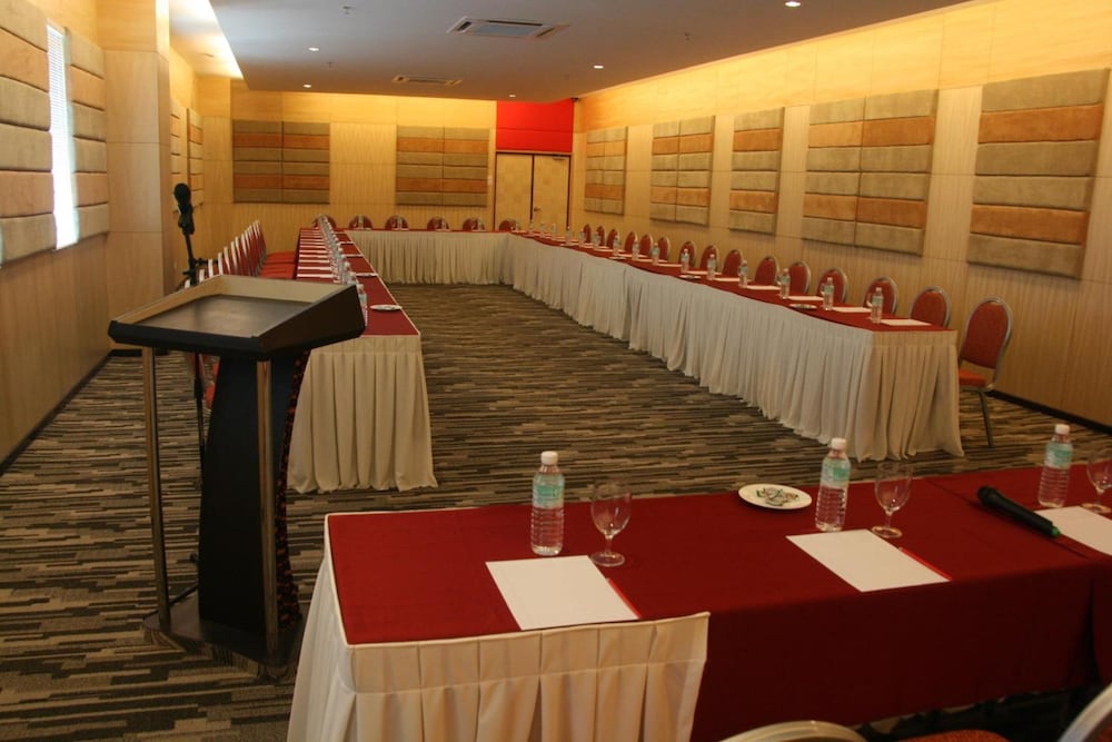 Ritz Garden Hotel Manjung 45/62