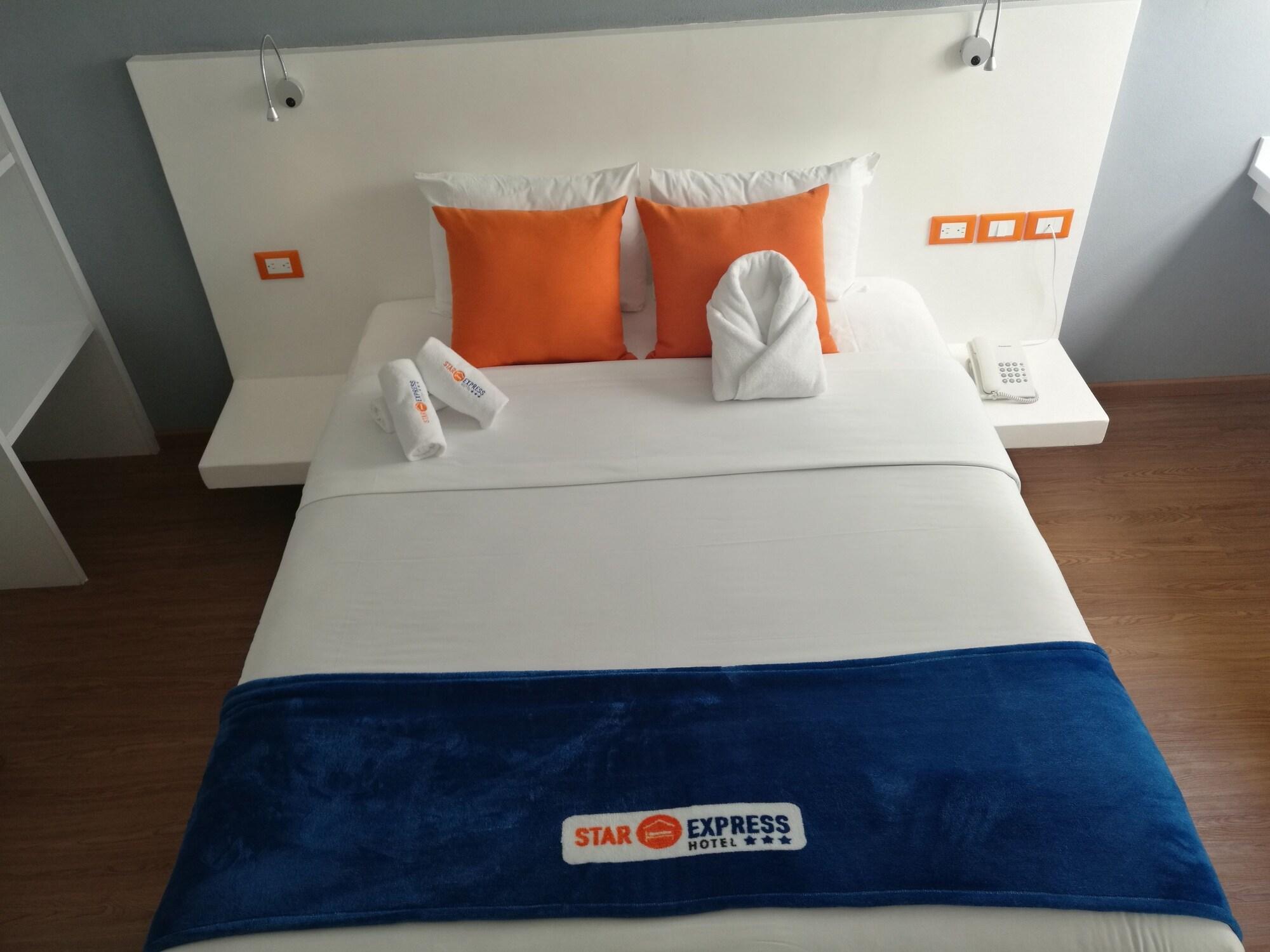 Room, Queen Bed