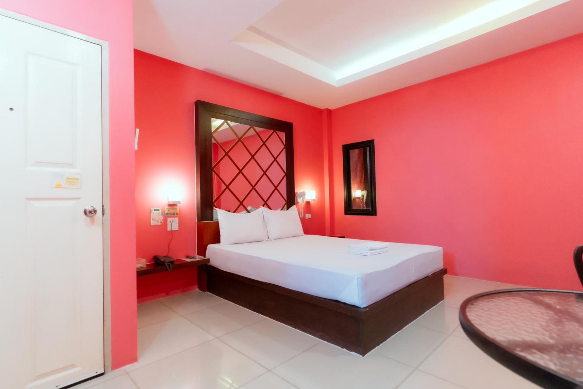 Nunglen Hotel - Adults Only 7/24