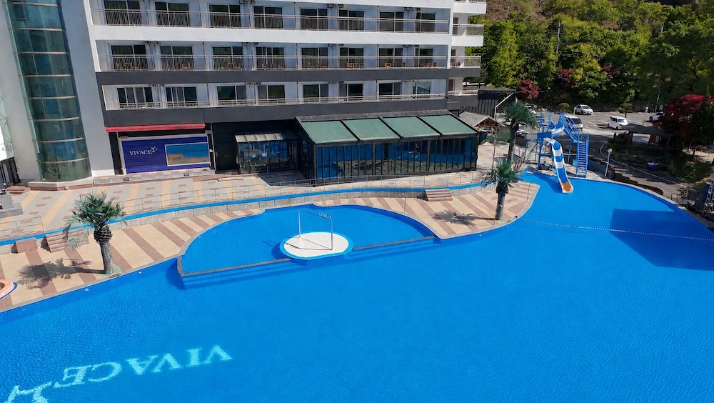 Vivace Resort 3/56