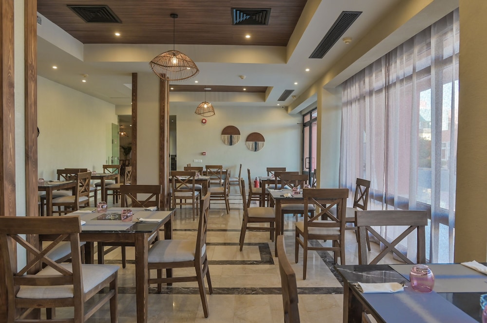 AJIRA Bay Hotel Hurghada Marina Hotel 45/63