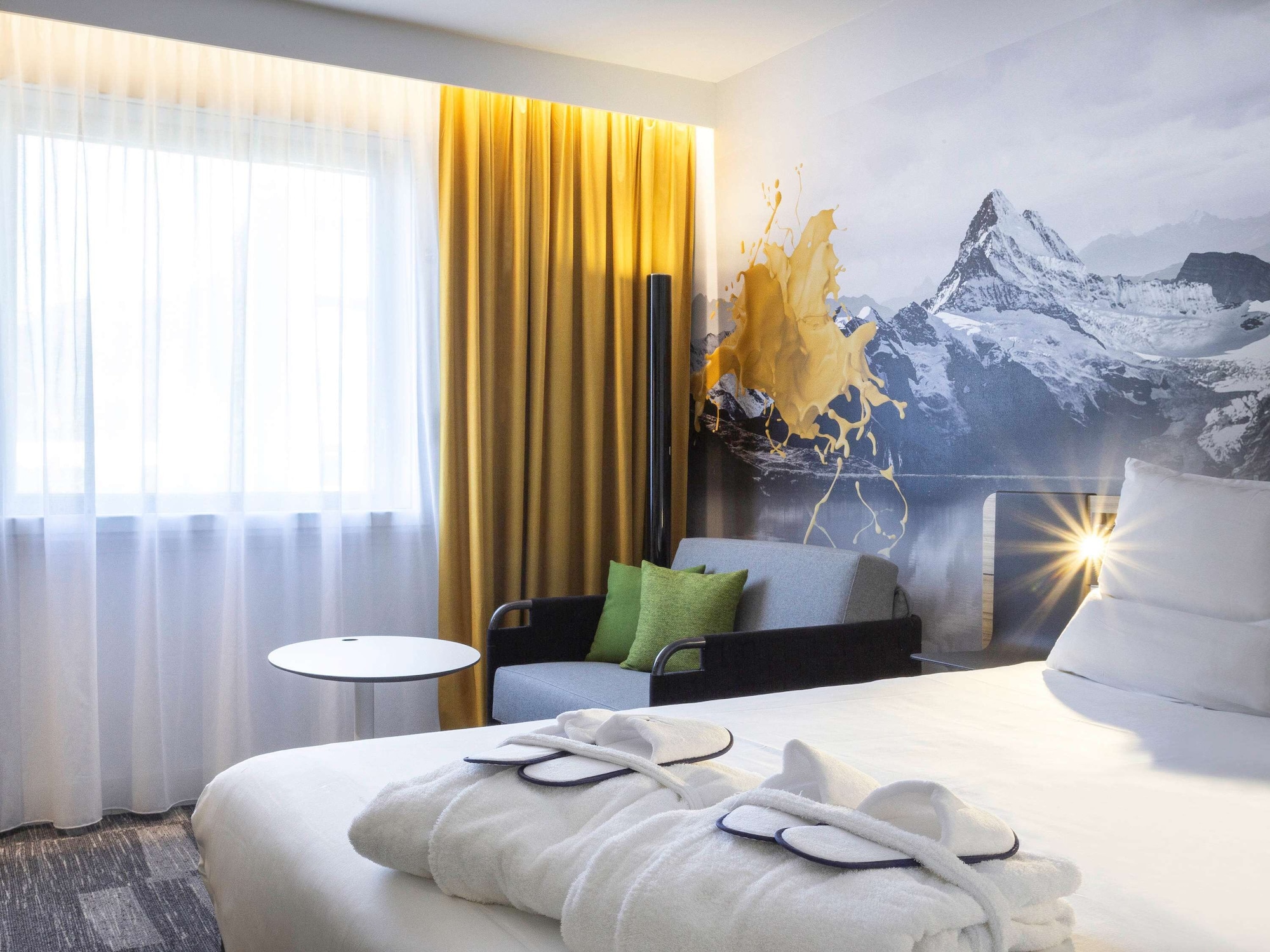 EXECUTIVE, DOUBLE BED