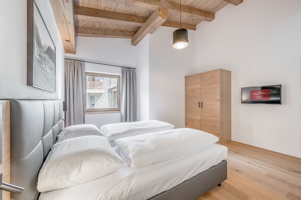 Hotel Alpina 13/68