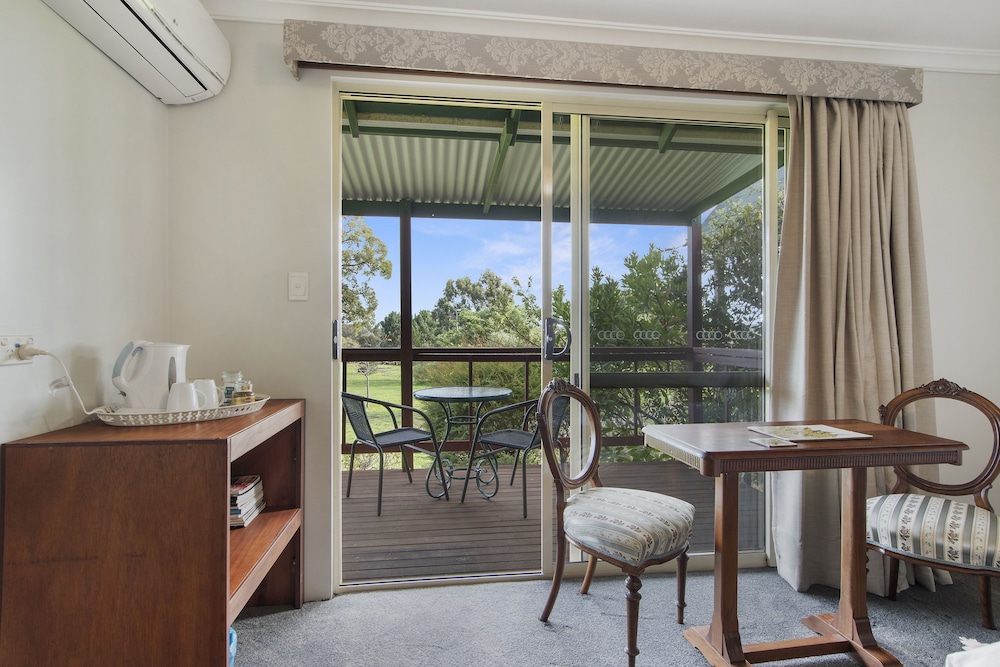 Shambhala Guesthouse 32/44