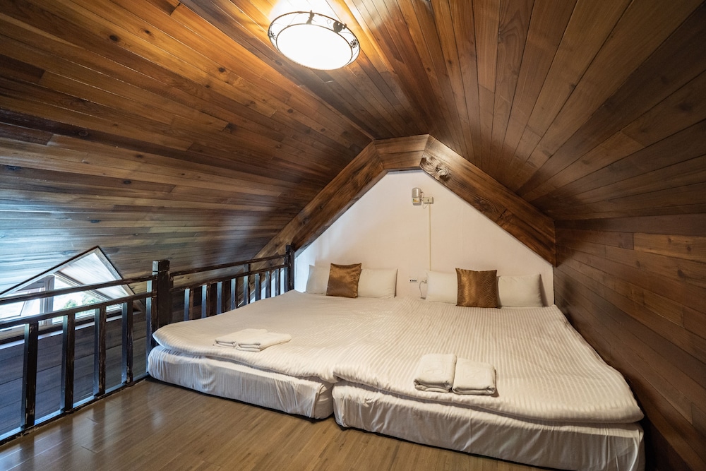 Egmont Resort 23/50