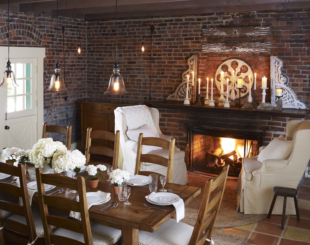 Maison Fleurie, A Four Sisters Inn 42/56