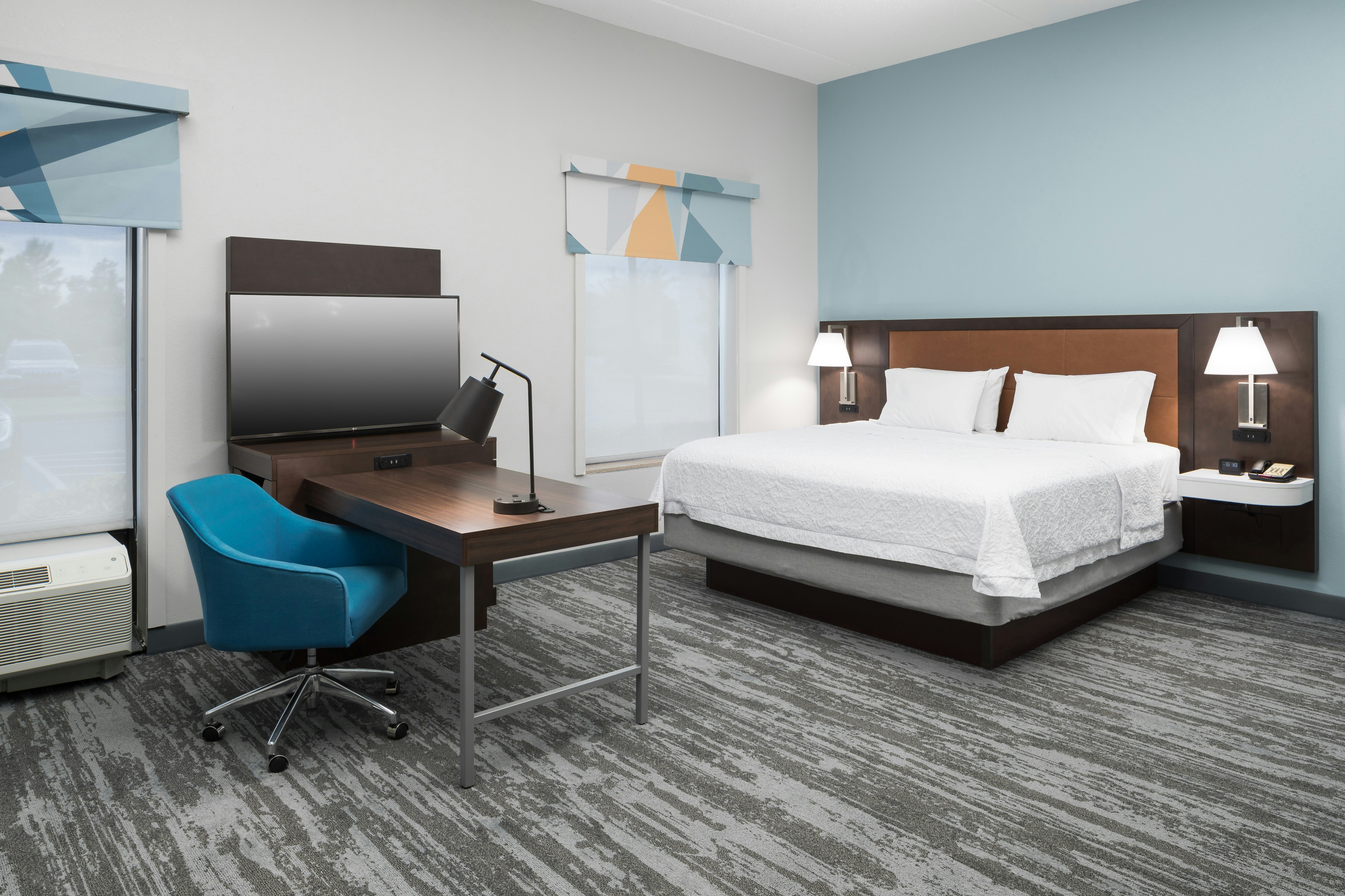 SUITE, KING BED, ACCESSIBLE