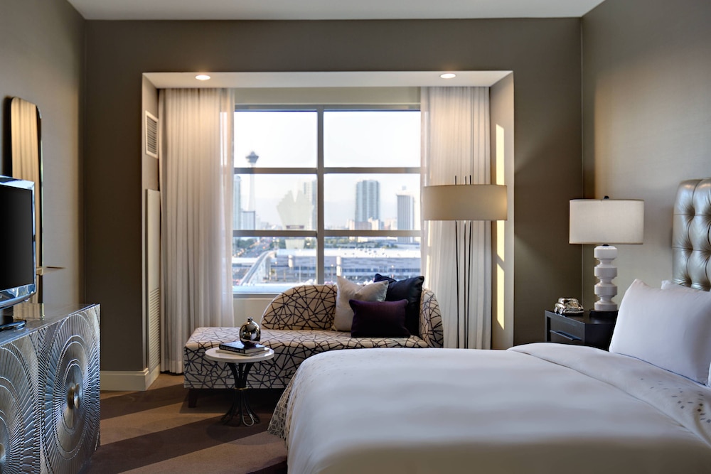Renaissance Las Vegas 18/54