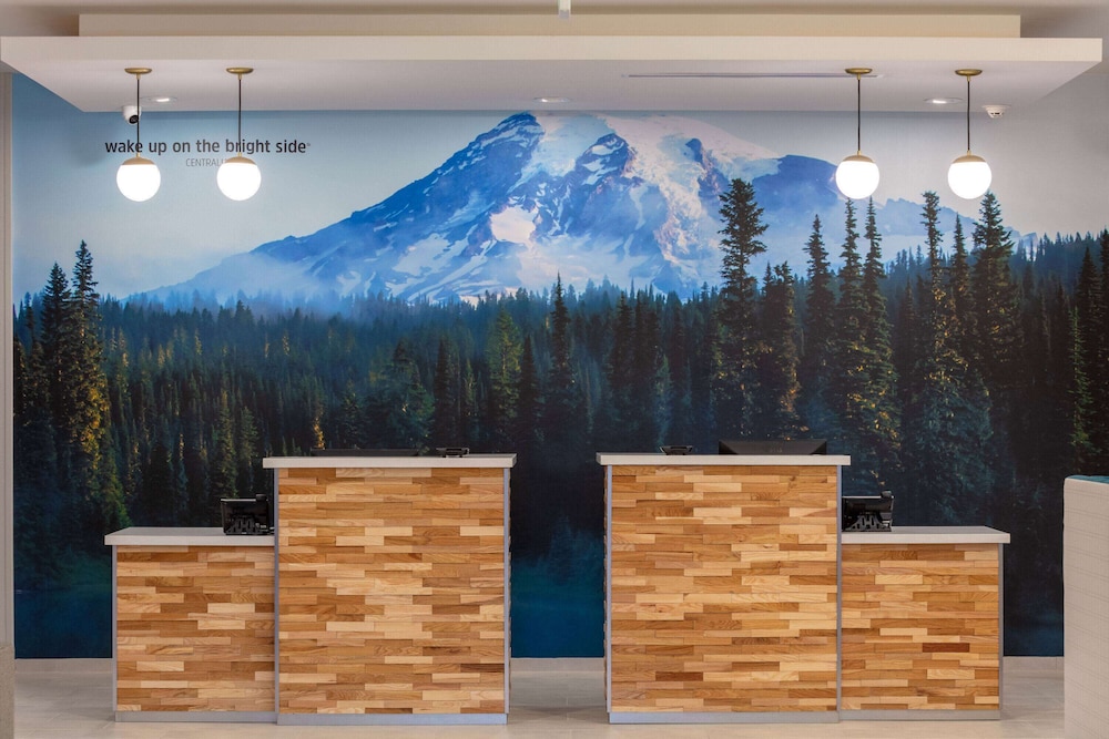 La Quinta Inn and Suites by Wyndham Centralia 5/50