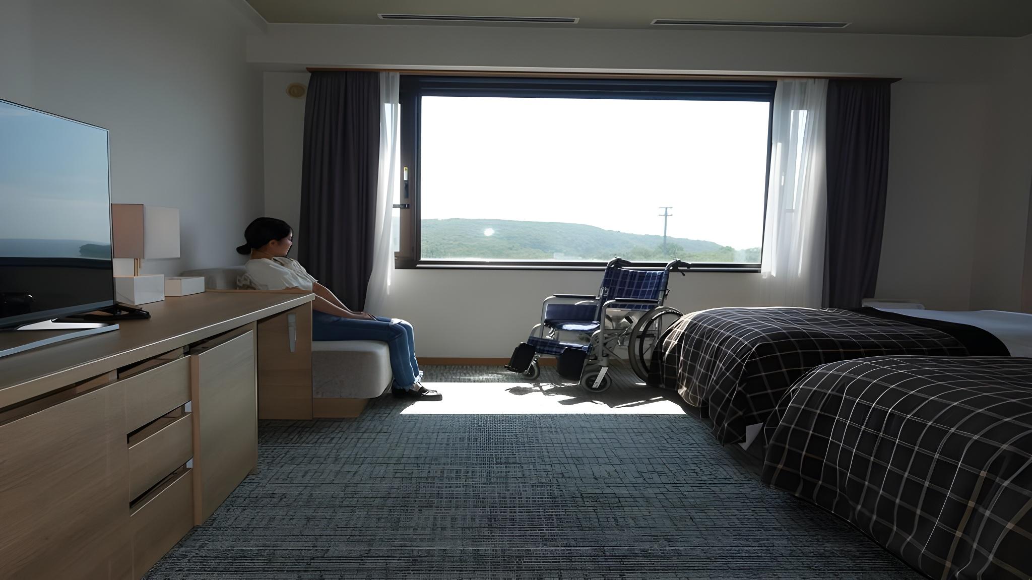 Universal, Twin Beds