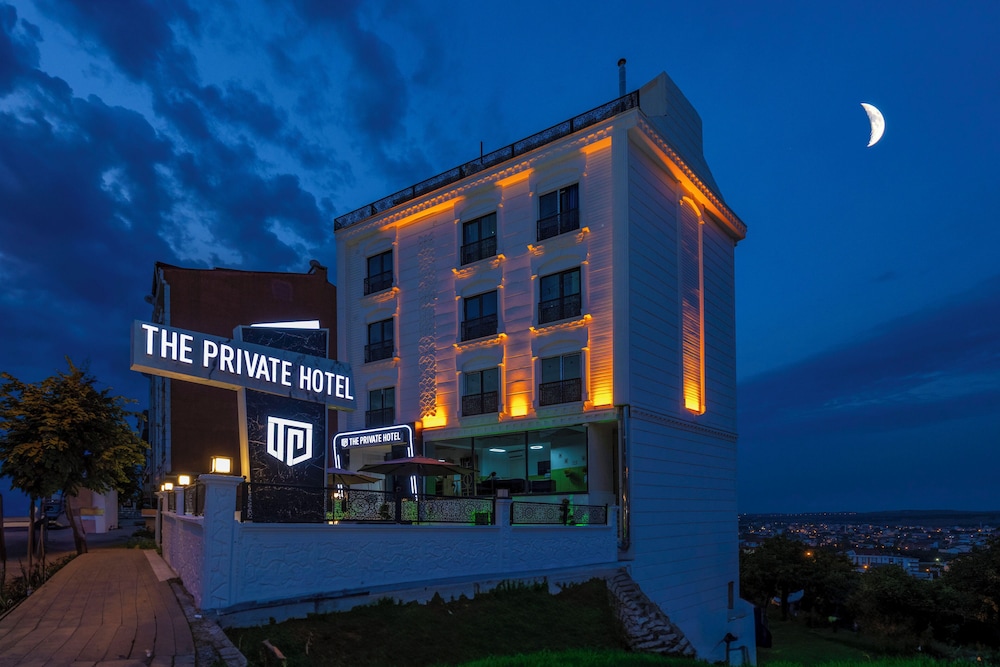 The Private Airport Hotel 2/50