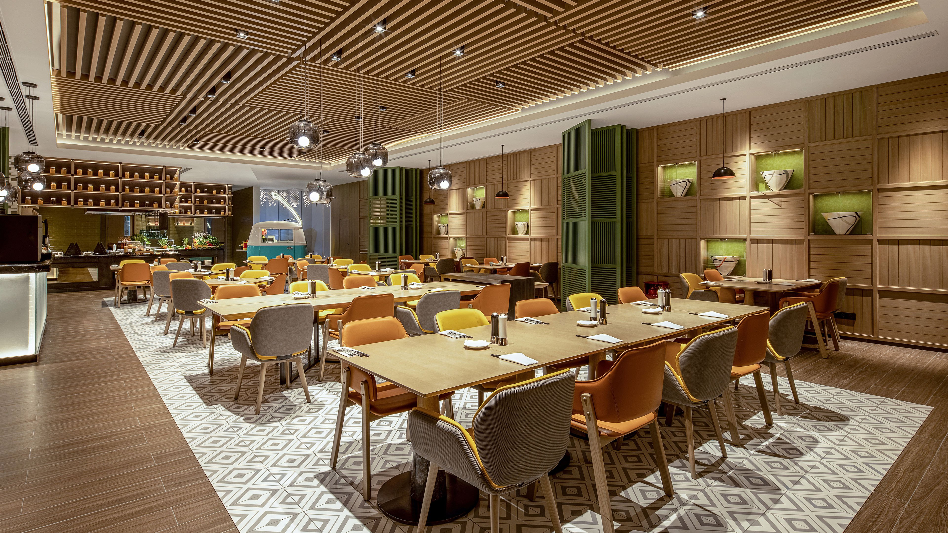 Holiday Inn and Suites Qingdao Jinshui 60/80