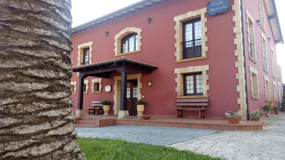 Posada Mediavia 31/37