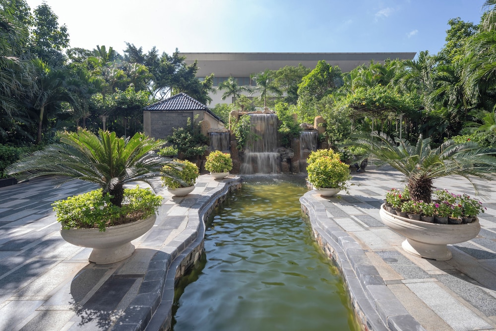 Sheraton Hanoi West 67/71