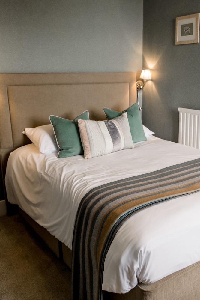 Snug, Single, Double Bed
