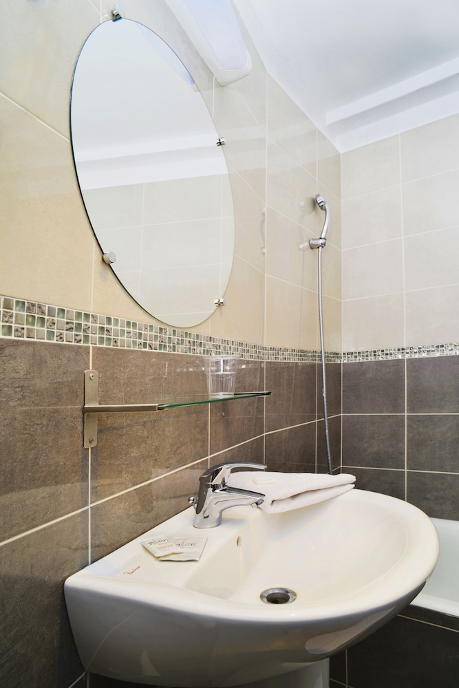 Hotel Ambassadeur Paris 7/46