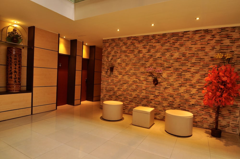 Dynasty Tourist Inn 35/69