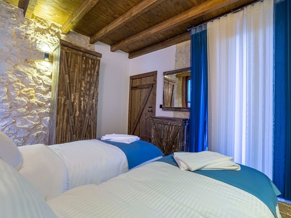 Marisstone Hotel Villa 13/50