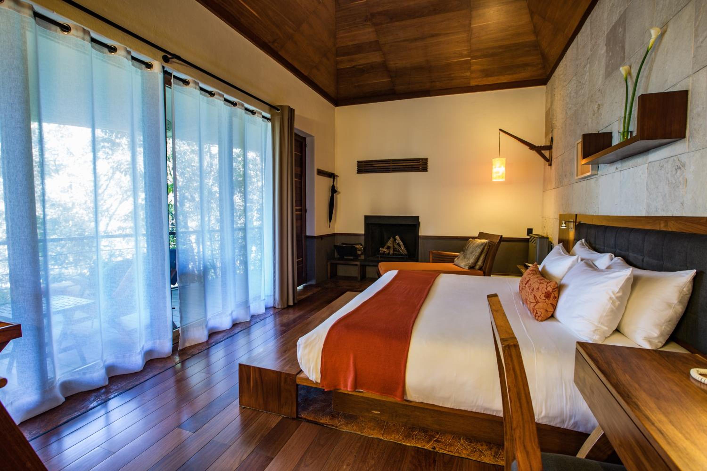 Suite, King Bed