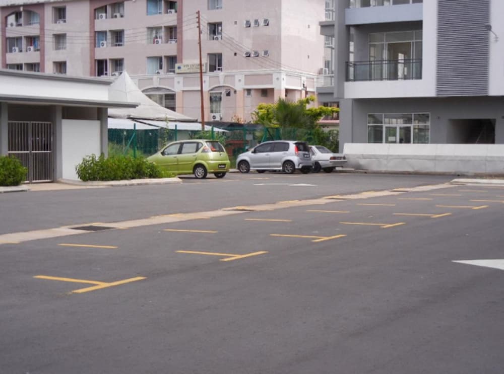 C Haya Hotel 3/44