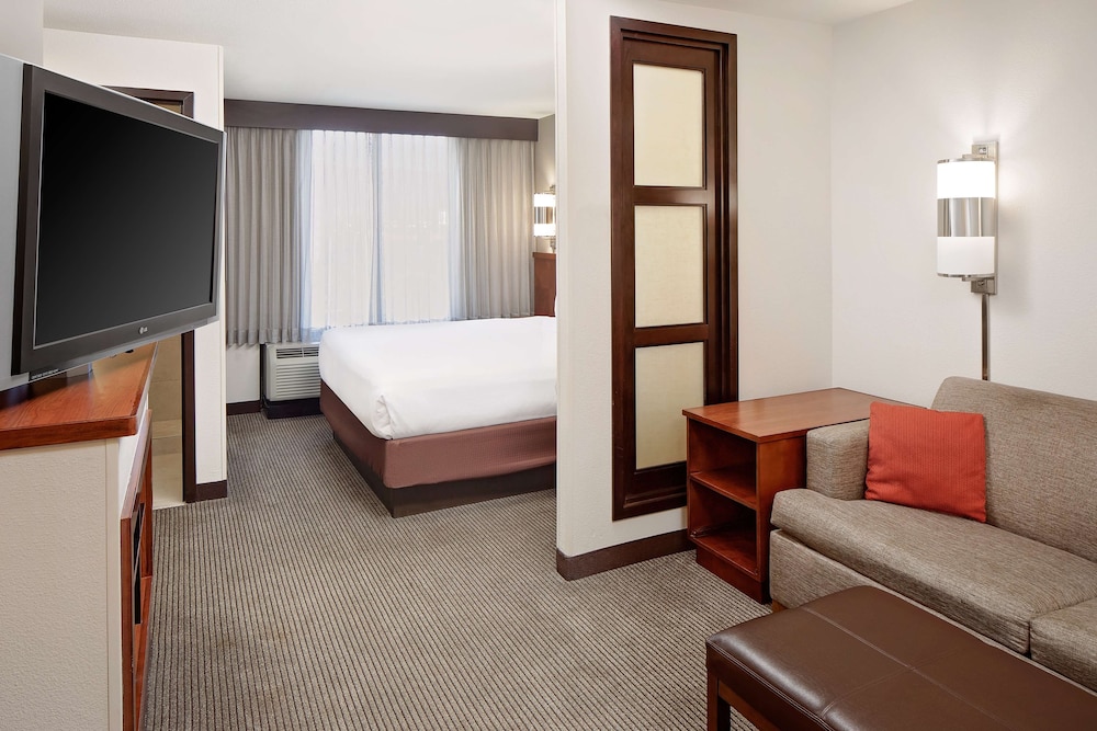 Hyatt Place Ontario/Rancho Cucamonga 10/33
