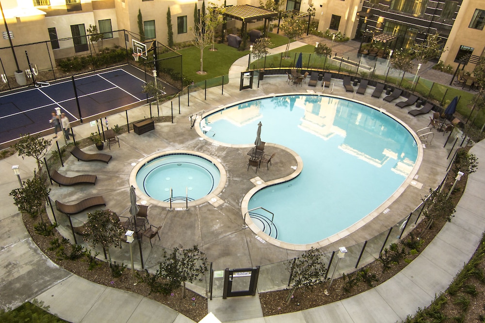 Holiday Inn Carlsbad 9/73