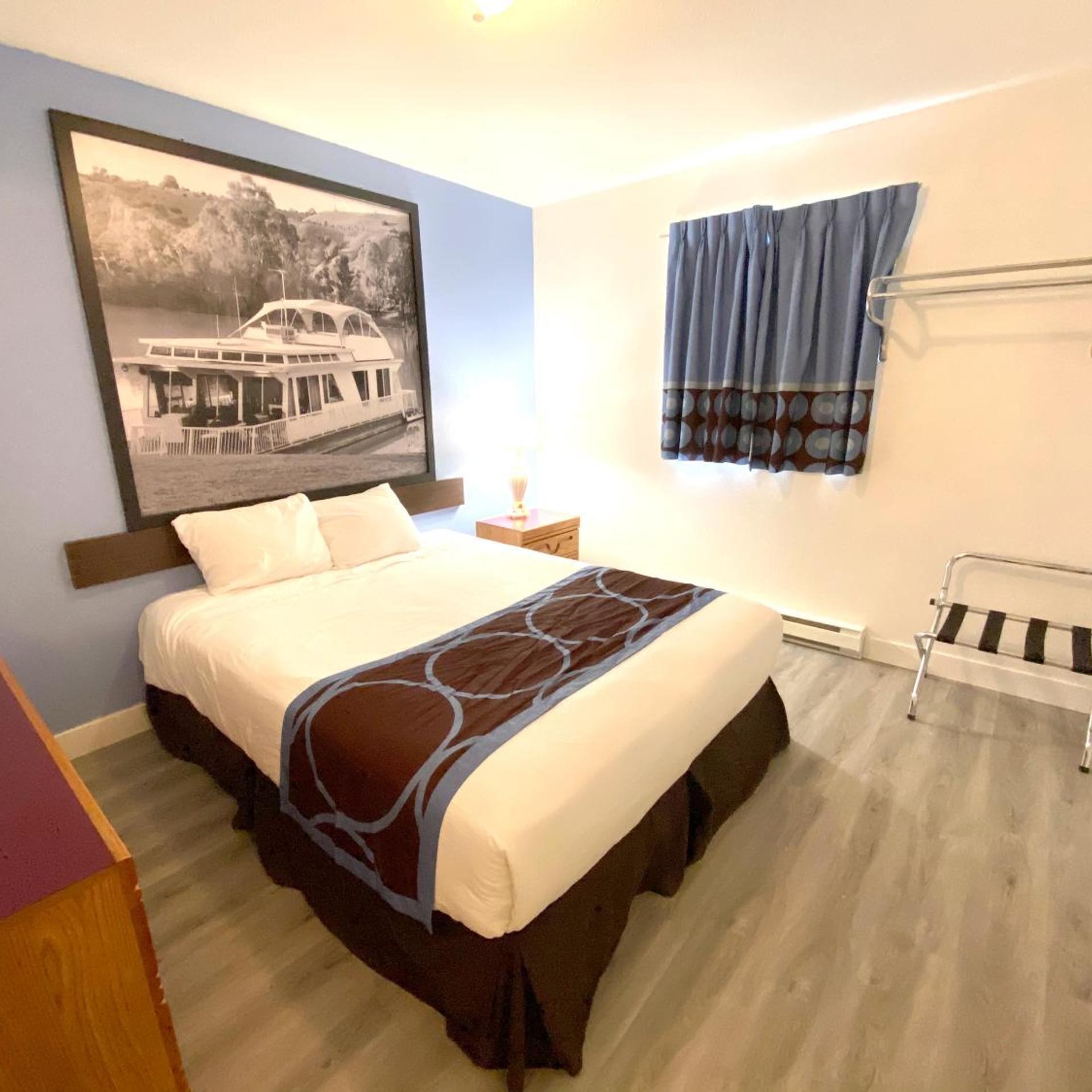 1 Bedroom, Premium, Suite, King Bed, 2 Queen Beds