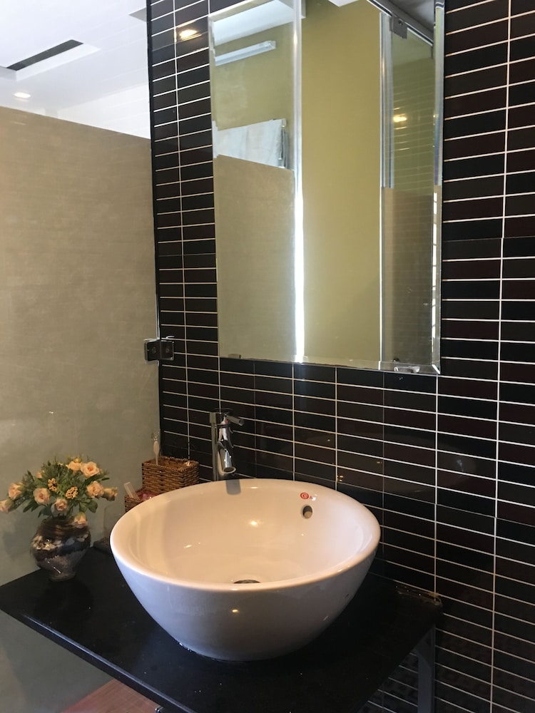 Phuong Quang Hotel 18/19