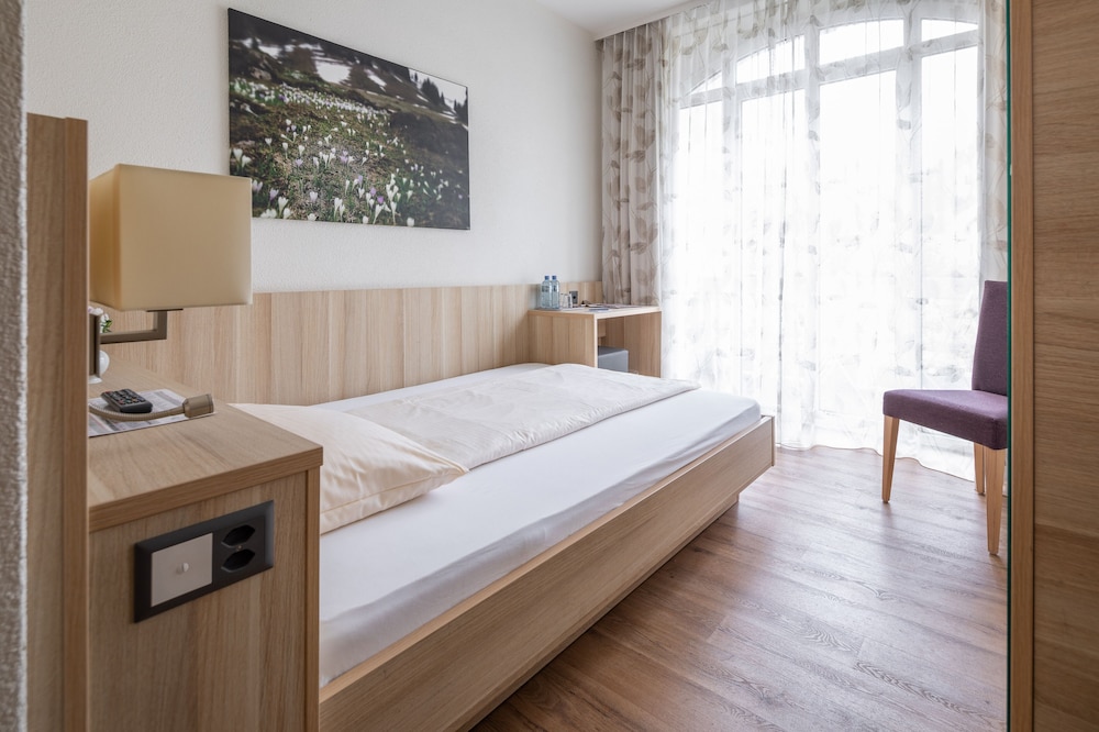 BASIC, SINGLE