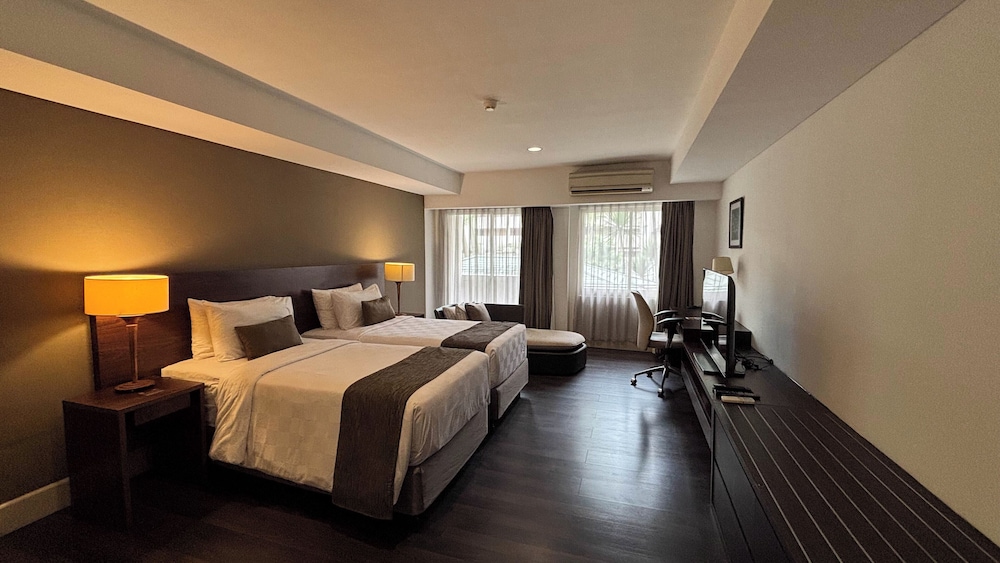 Premier, Twin Beds, Garden Wing