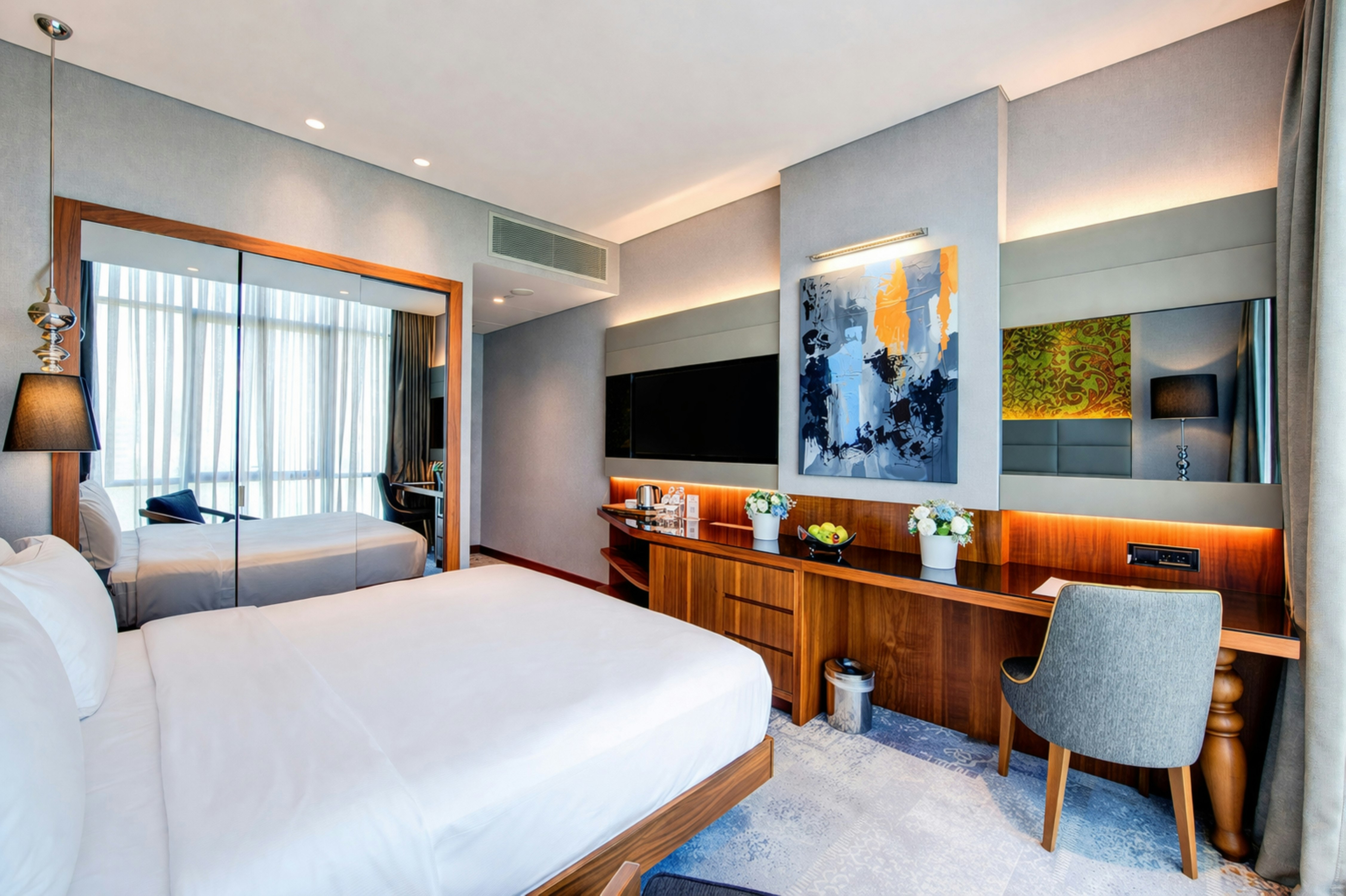 GUEST ROOM, KING BED
