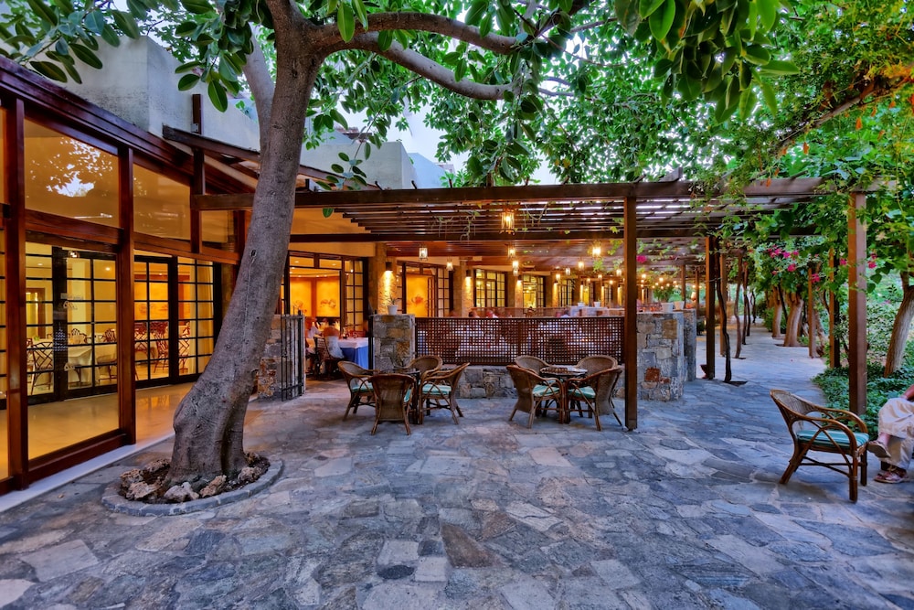 Apollonia Beach Resort and Spa 8/77